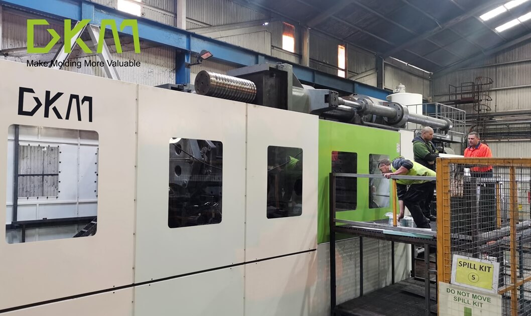 Two Platen Injection Moulding Machine