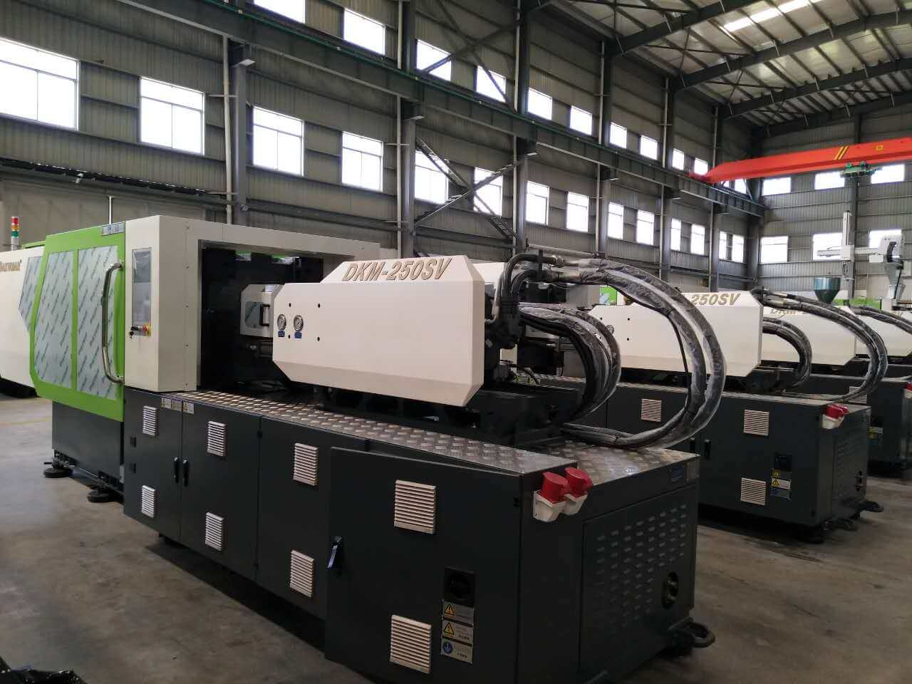 syringe molding machine