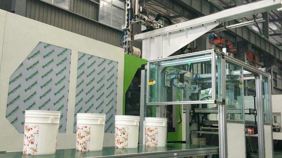 bucket-production-line