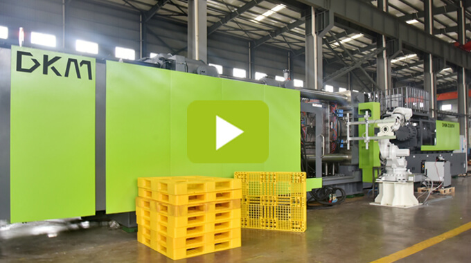 Plastic Pallet Manufacturing Machine Production Video
