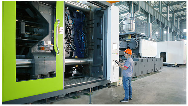 plastic injection molding machine-large tonnage